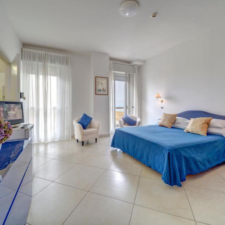 Hotel Carlton Beach Rimini Dış mekan fotoğraf