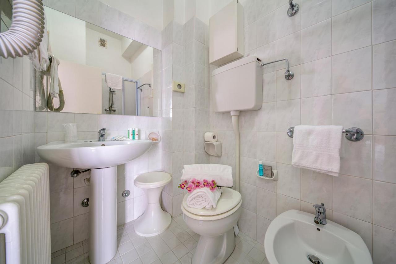 Hotel Carlton Beach Rimini Dış mekan fotoğraf