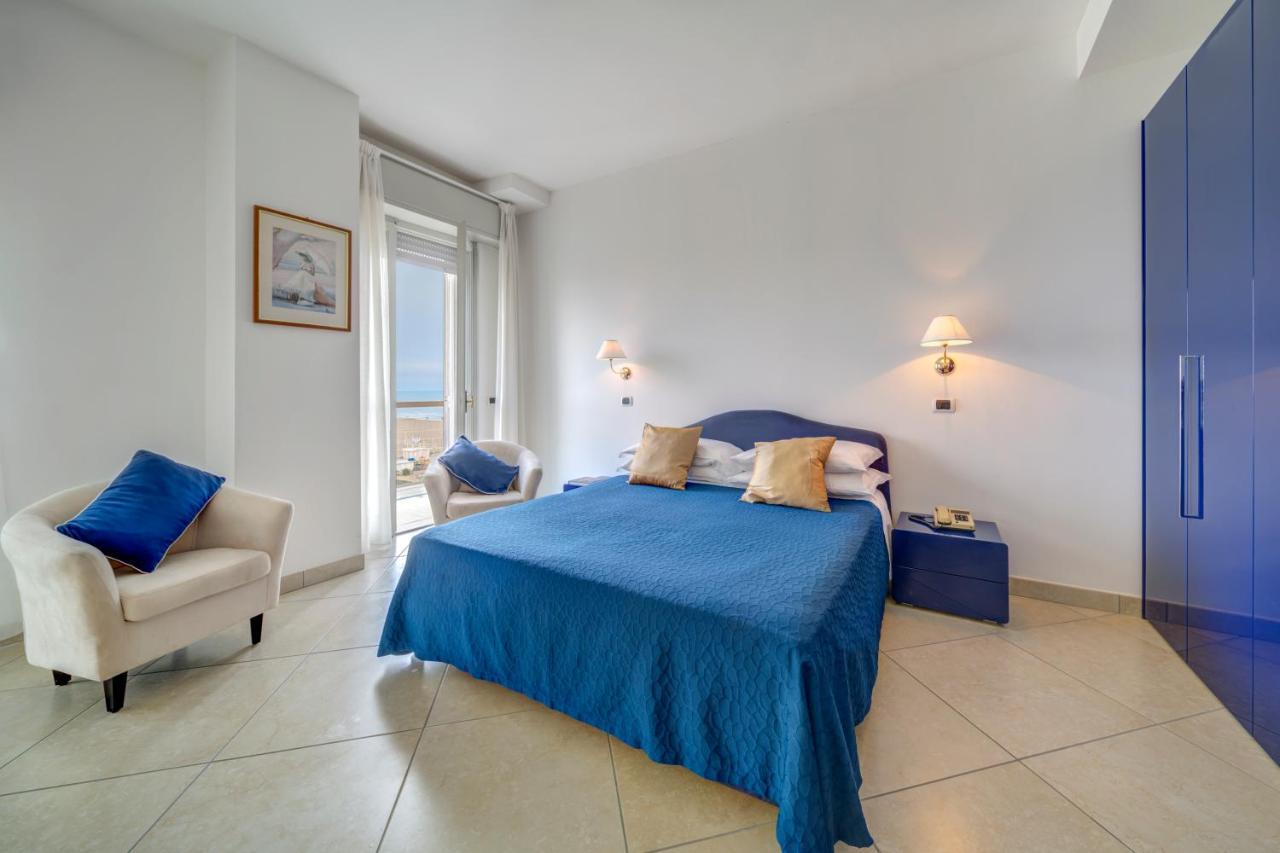 Hotel Carlton Beach Rimini Dış mekan fotoğraf
