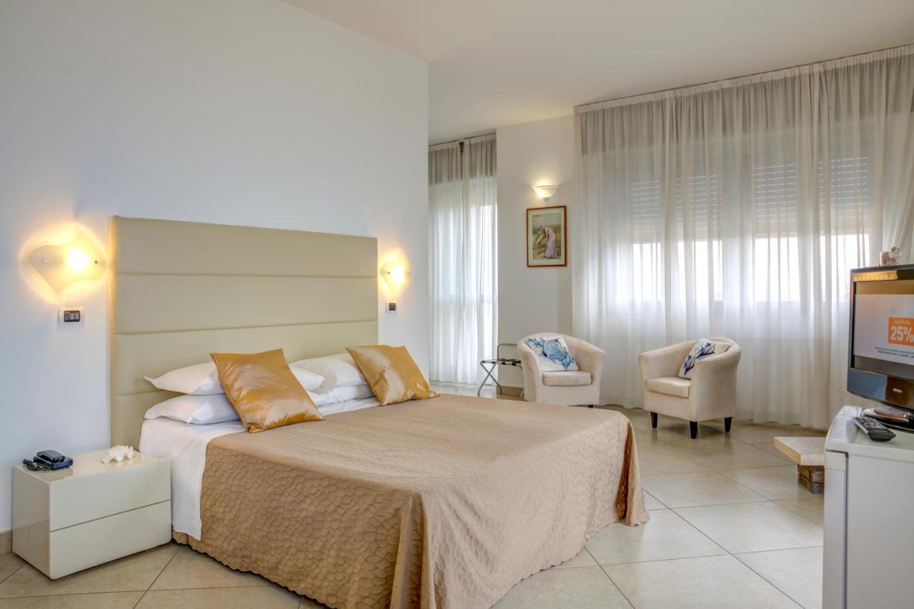 Hotel Carlton Beach Rimini Dış mekan fotoğraf