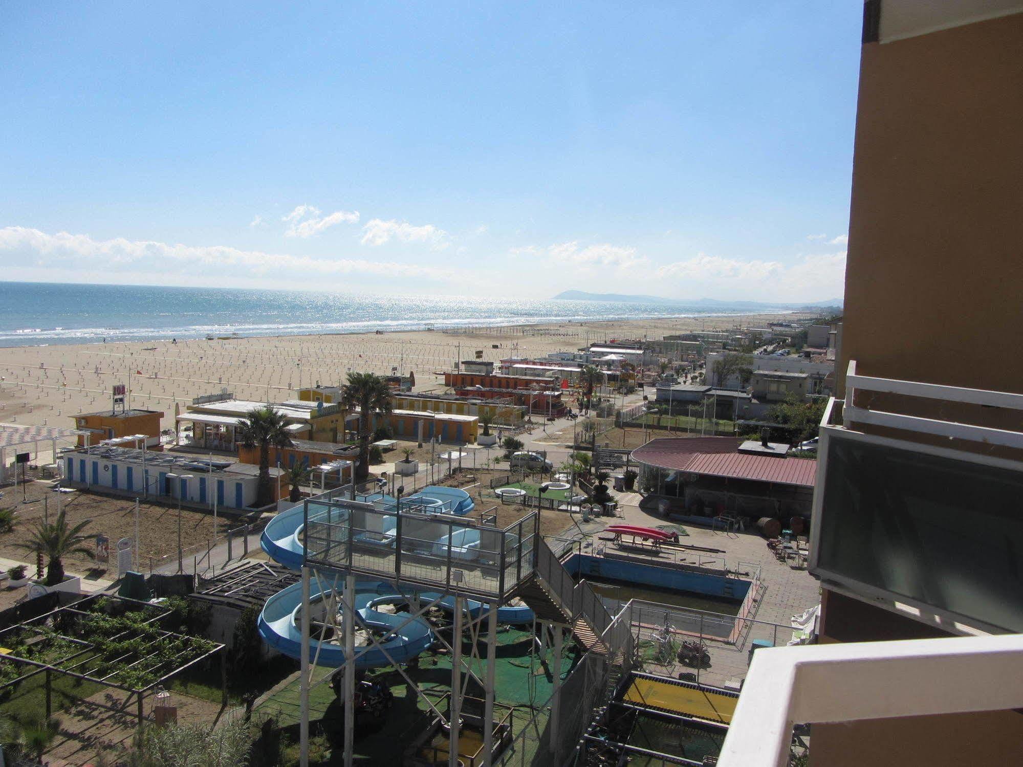 Hotel Carlton Beach Rimini Dış mekan fotoğraf
